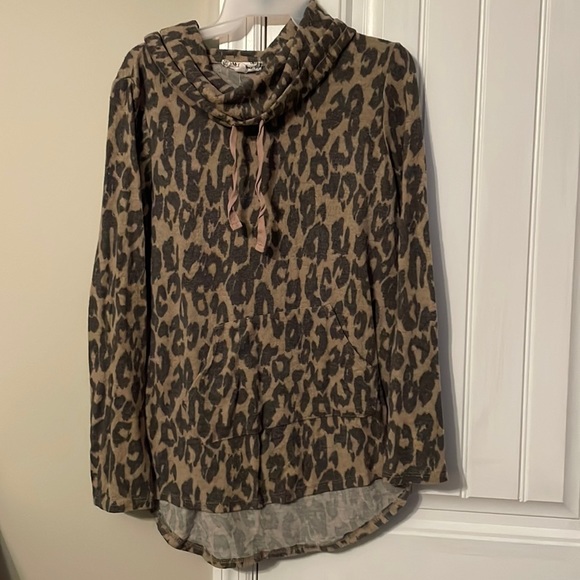 Moondance LG black/tan animal print long sleeve w/cowl neck like new - Picture 1 of 5